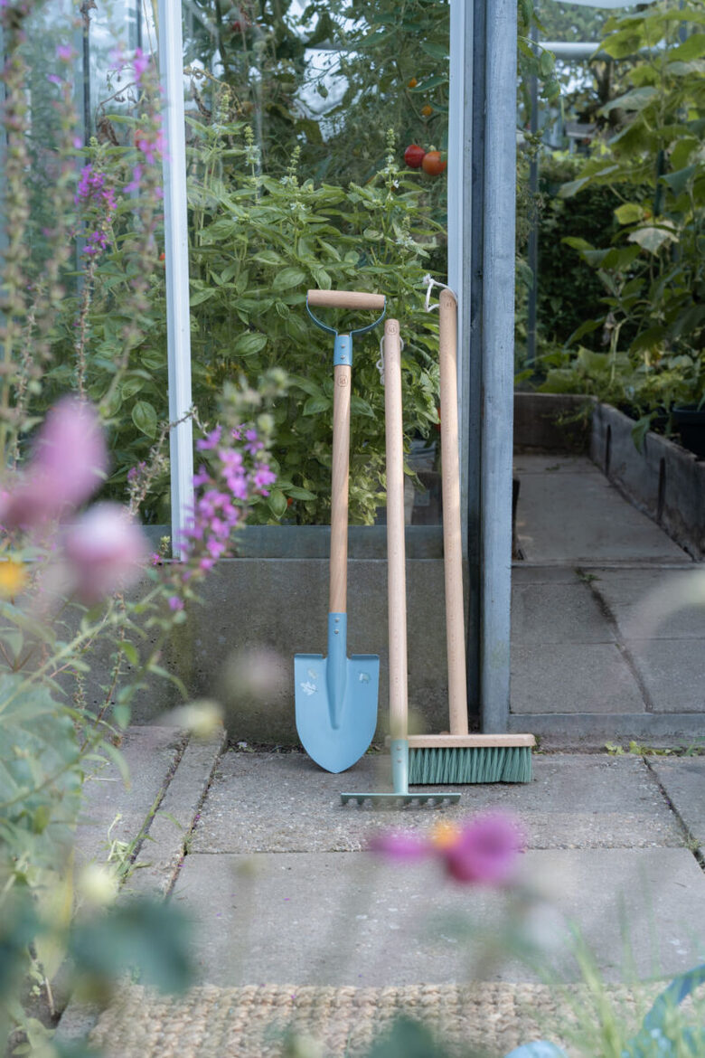 Little Dutch Rake Forest Friends FSC 9119